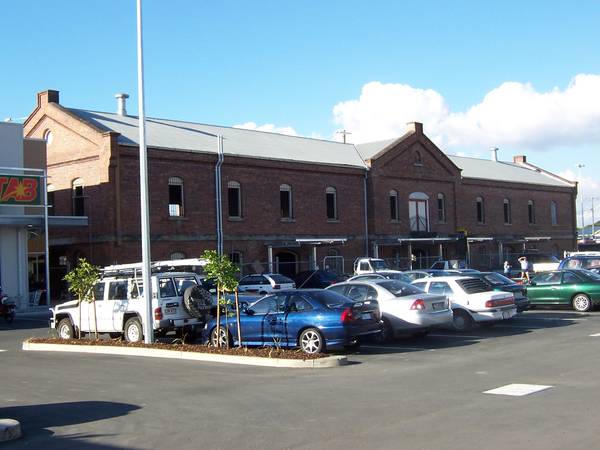 UNIQUE SPACE FOR LEASE Picture 3