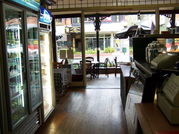 POPULAR TAKEAWAY AND SIDEWALK CAFE Picture 2