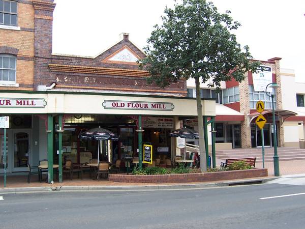 POPULAR TAKEAWAY AND SIDEWALK CAFE Picture 1