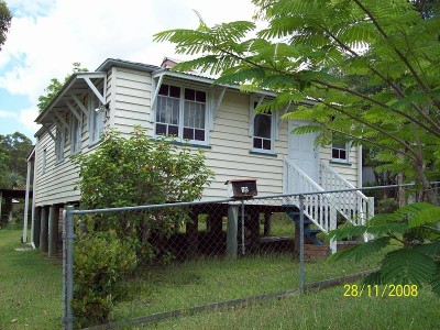 RAYMONDS HILL Picture RAYMONDS HILL Picture