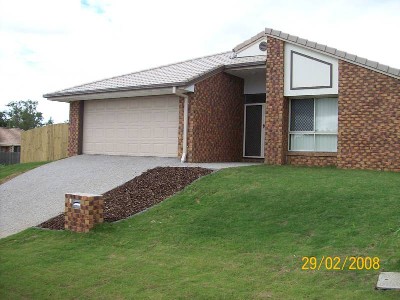 EXECUTIVE HOME IN FLINDERS VIEW Picture