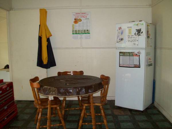 RENOVATOR WITH MAIN ROAD FRONTAGE Picture 3