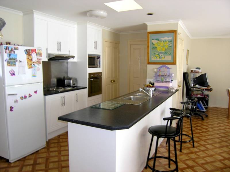 Ideal Townhouse for the Security Conscious Picture 2