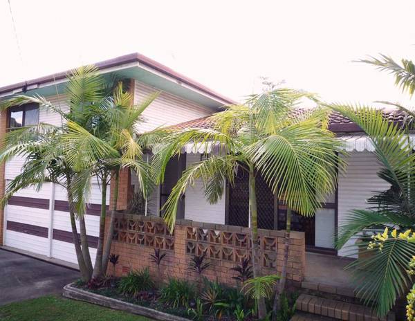 RURAL LIFESTYLE AT WARNER! $379,000 negotiable Picture 1