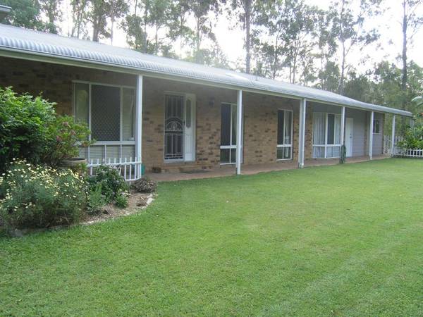 Absorb the Quality of Acreage Lifestyle Picture