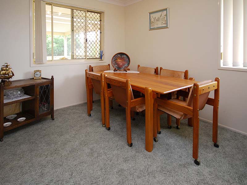 VENDOR WANTS IT SOLD!!! Picture 3