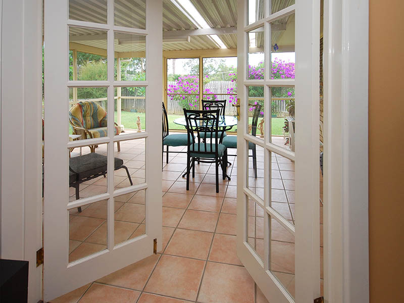 VENDOR WANTS IT SOLD!!! Picture 1