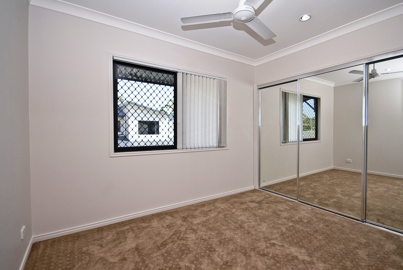 LOCATED IN THE HEART OF ALBANY CREEK Picture 3