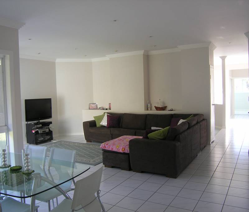 IT'S SIMPLICITY OF STYLE Picture 1