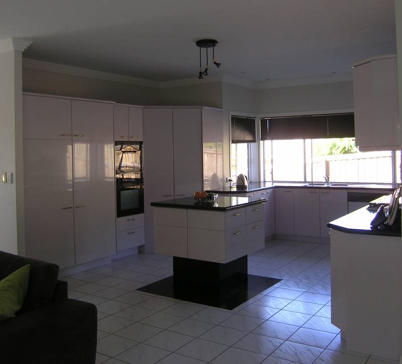 IT'S SIMPLICITY OF STYLE Picture 2