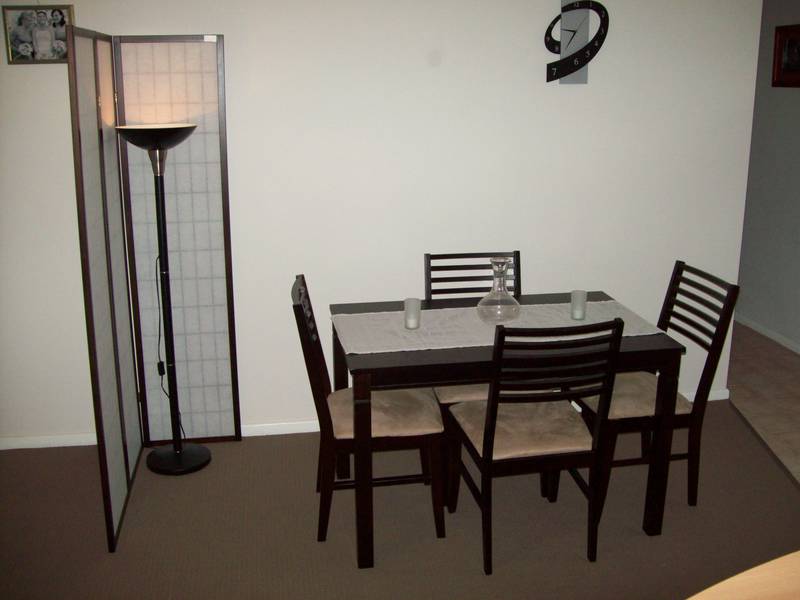 Large 90m2 Renovated Top Floor Unit Picture 3