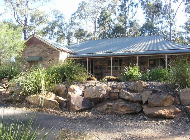 Hidden Sanctuary At Warner on 6009m2 (1.5 acres approx) Picture 1