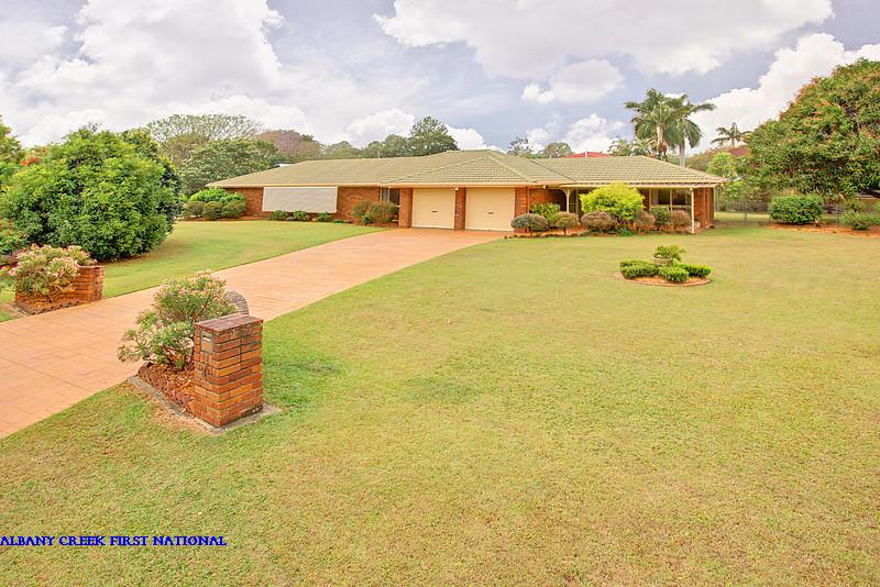 WOW! Over Half an Acre Plus Large Sparkling Inground Pool Picture 1