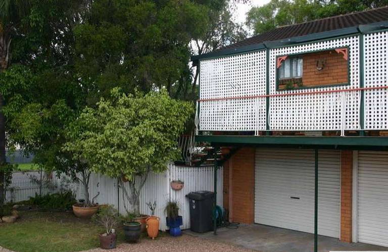 Your Own Large Private Courtyard In a Lovey Quiet Street Picture 1