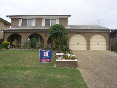 A PERFECT HOUSE IN A PERFECT SETTING Picture A PERFECT HOUSE IN A PERFECT SETTING Picture