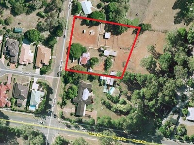 Acreage living with development potential Picture