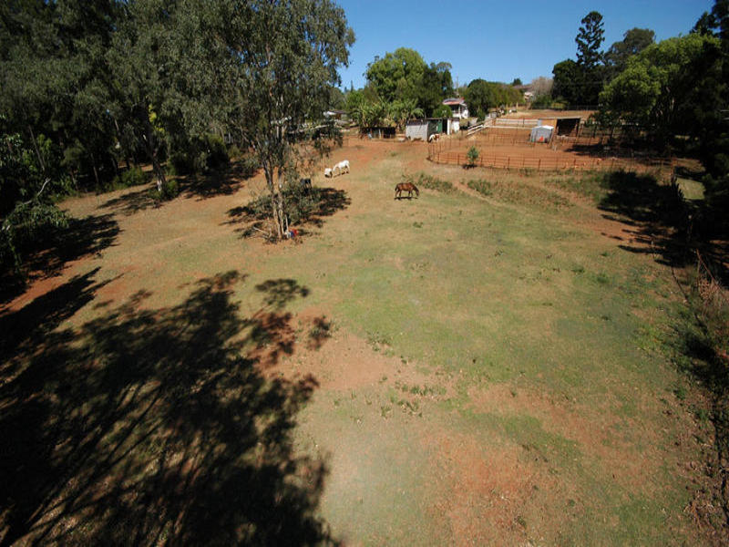 Acreage living with development potential Picture 2
