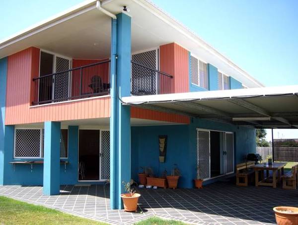 MASSIVE PRICE REDUCTION, 1/3 ACRE
& LEVEL YARD!! Picture 2