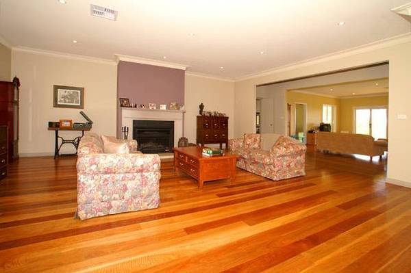 Home Amoungst The Gum Trees Picture 3