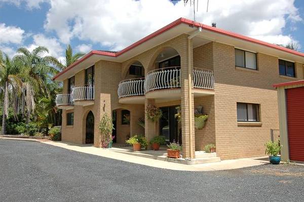 IDYLLIC RURAL LIFESTYLE... OR FUTURE DEVELOPMENT SITE? Picture 1