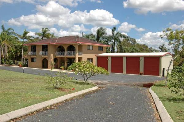 IDYLLIC RURAL LIFESTYLE... OR FUTURE DEVELOPMENT SITE? Picture 2