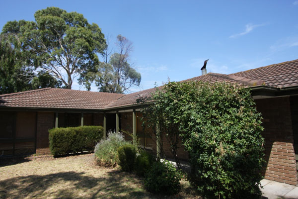 A GREAT STARTER OR FABULOUS INVESTMENT OPPORTUNITY! Picture 1