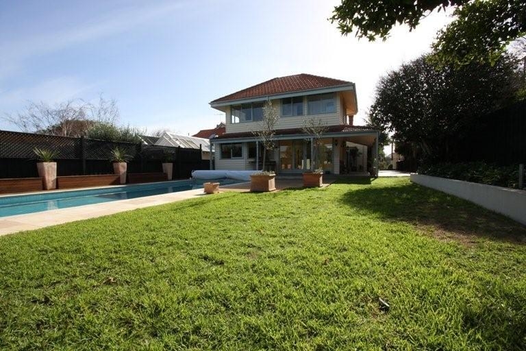 STUNNING FAMILY PERIOD HOME Picture 3