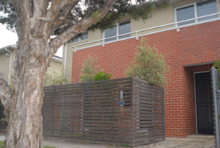 FABULOUS MODERN 2 STOREY TOWN RESIDENCE Picture 1