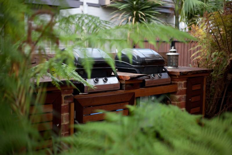 RENOVATED HOME WITH LANDSCAPED GARDENS Picture 3