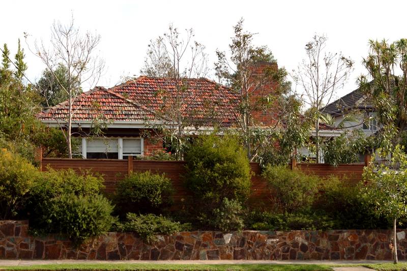 RENOVATED HOME WITH LANDSCAPED GARDENS Picture 2