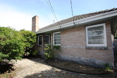 Premier location...6 - 8 month tenancy! Picture