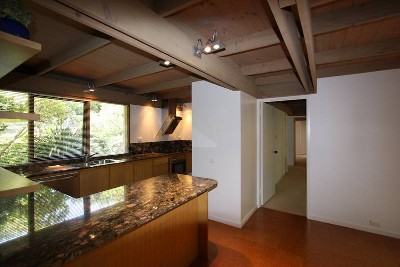 COME HOME TO AN OASIS ! Picture