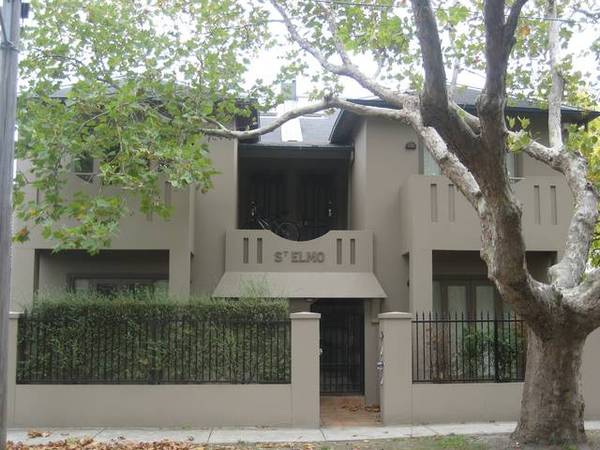 BOUTIQUE APARTMENT BLOCK! Picture 2