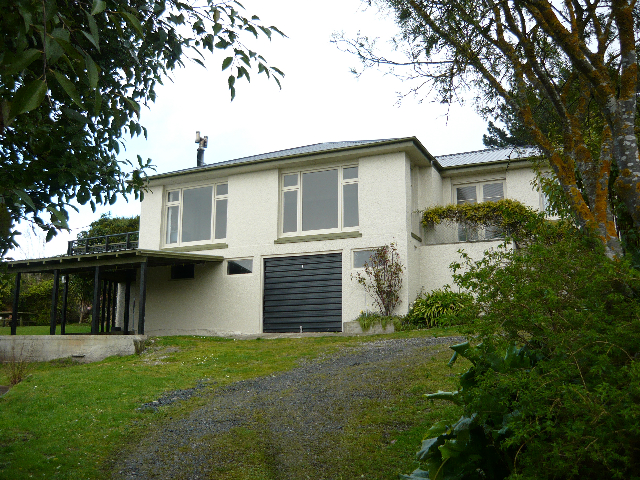 Private Setting & Great Views $280pw Picture 1