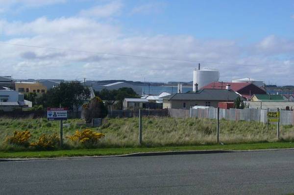 LOOKING TO THE FUTURE Picture 3