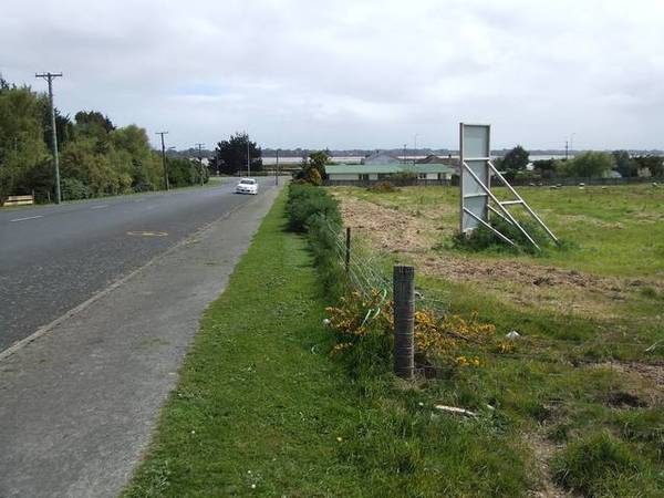 OPPORTUNITY KNOCKS Picture 3