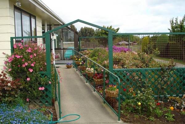 RURAL RETREAT Picture