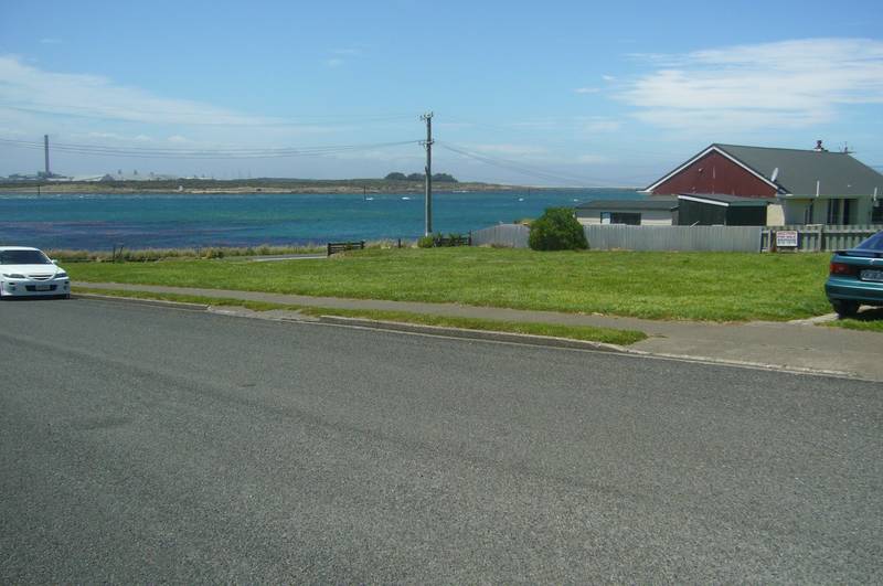 BUILD YOUR DREAM HOME HERE Picture 1