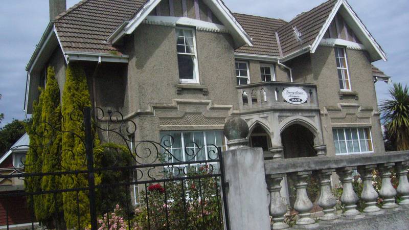 TO THE MANOR BORN Picture 3