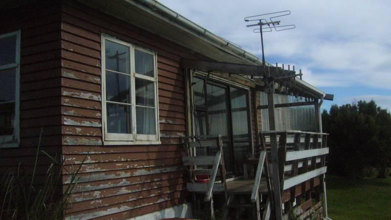 Investors/ Handyman... Looking for a challenge!! Picture 2