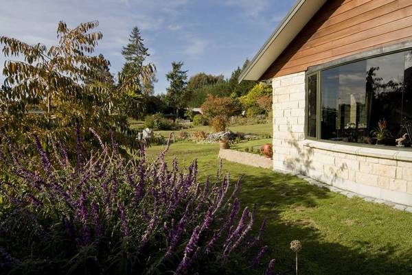 ACACIA BAY Picture 3