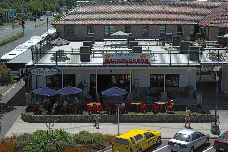 TAUPO C.B.D. Picture 3