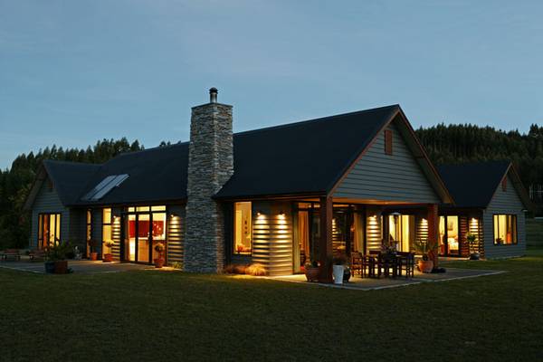 ACACIA BAY Picture 1