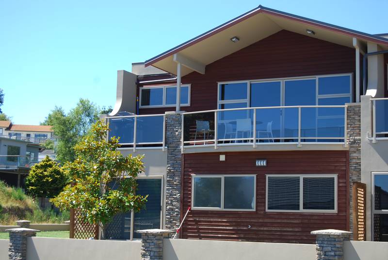 TWO MILE BAY Picture 1