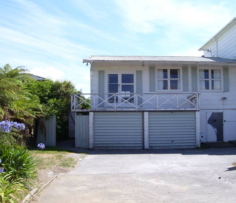 TAUPO CENTRAL Picture 1