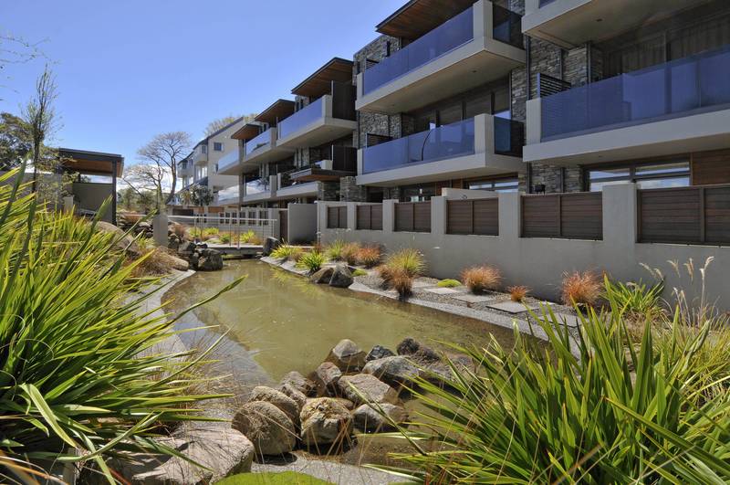 88 On the Lake - LAKE TERRACE - TAUPO Picture 2