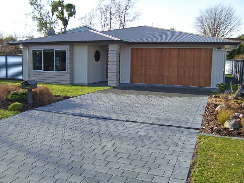 TAUPO CENTRAL Picture 1