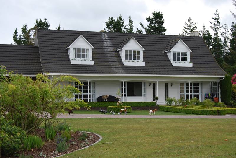 TUKAIRANGI ROAD - LAKE TAUPO. Picture 3