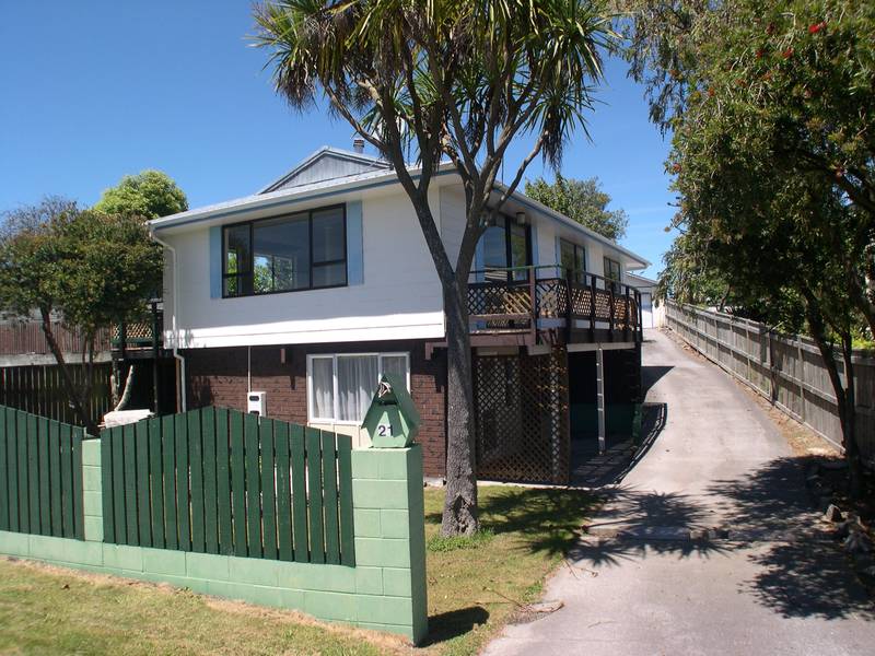 TAUPO CENTRAL Picture 1