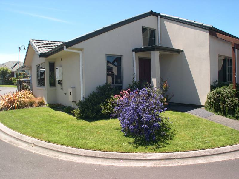 LAKERIDGE - RANGATIRA PARK Picture 1